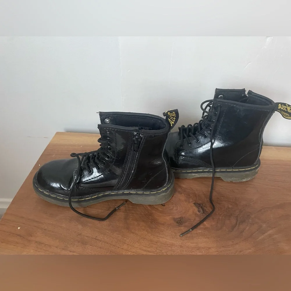 Dr. Martens Kid's Collection 1460 Junior Delaney Black Boot SIZE US 2
